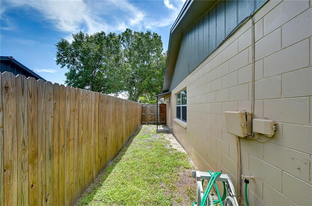 Active With Contract: $419,900 (3 beds, 2 baths, 1543 Square Feet)