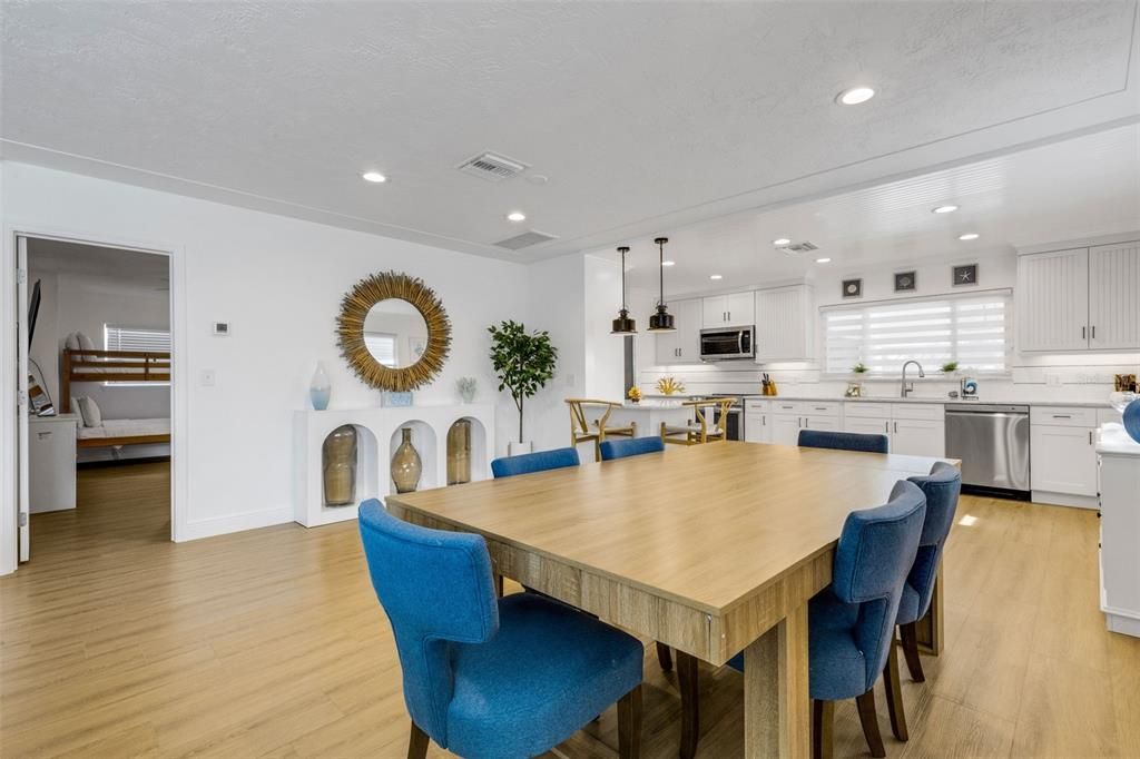 En Venta: $1,049,000 (2 camas, 2 baños, 1406 Pies cuadrados)