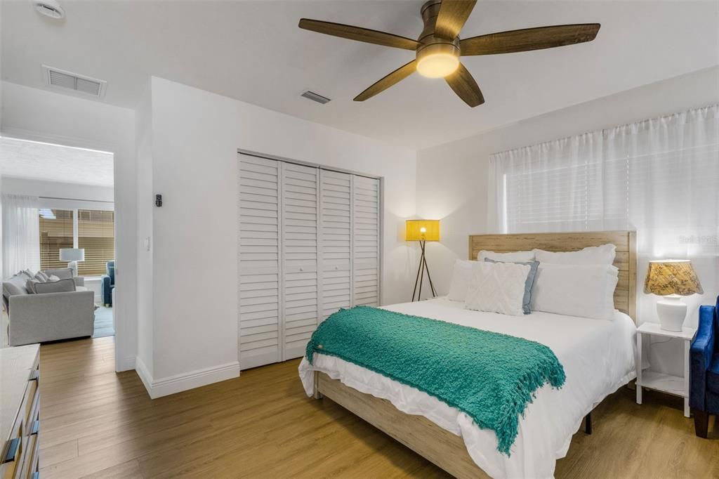En Venta: $1,049,000 (2 camas, 2 baños, 1406 Pies cuadrados)