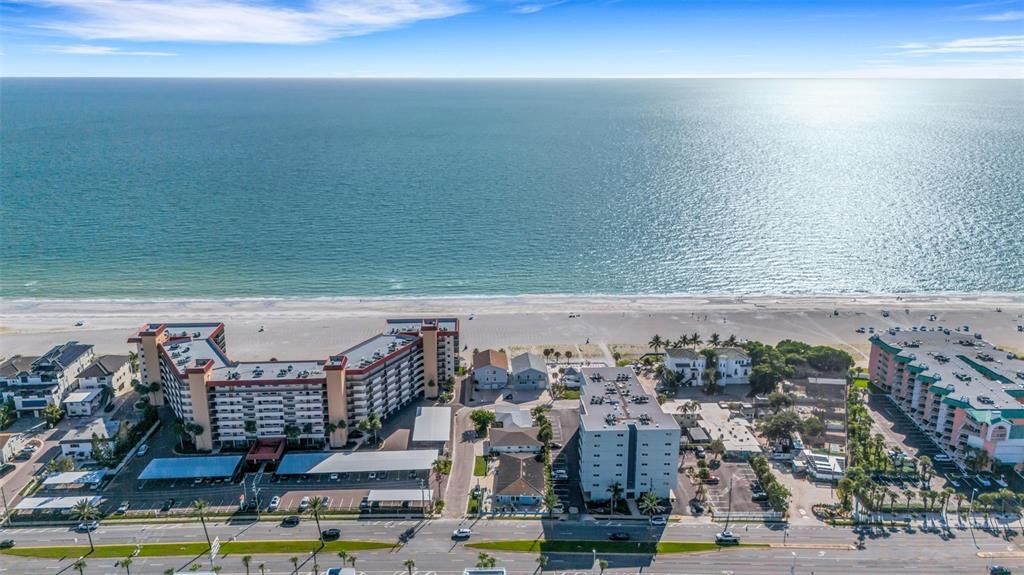 En Venta: $1,049,000 (2 camas, 2 baños, 1406 Pies cuadrados)