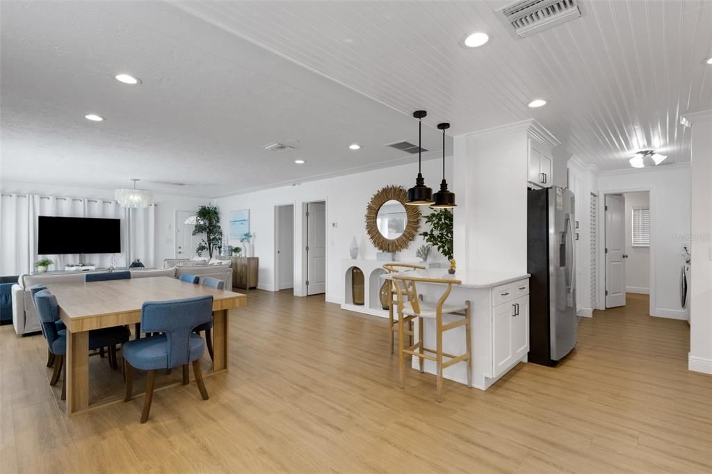 En Venta: $1,049,000 (2 camas, 2 baños, 1406 Pies cuadrados)