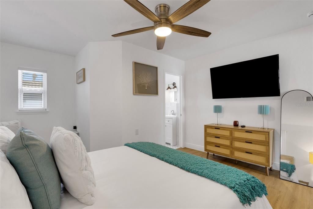 En Venta: $1,049,000 (2 camas, 2 baños, 1406 Pies cuadrados)