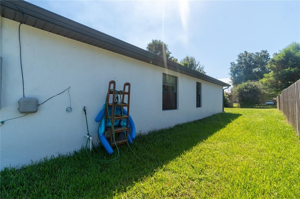 For Sale: $250,000 (3 beds, 2 baths, 1404 Square Feet)