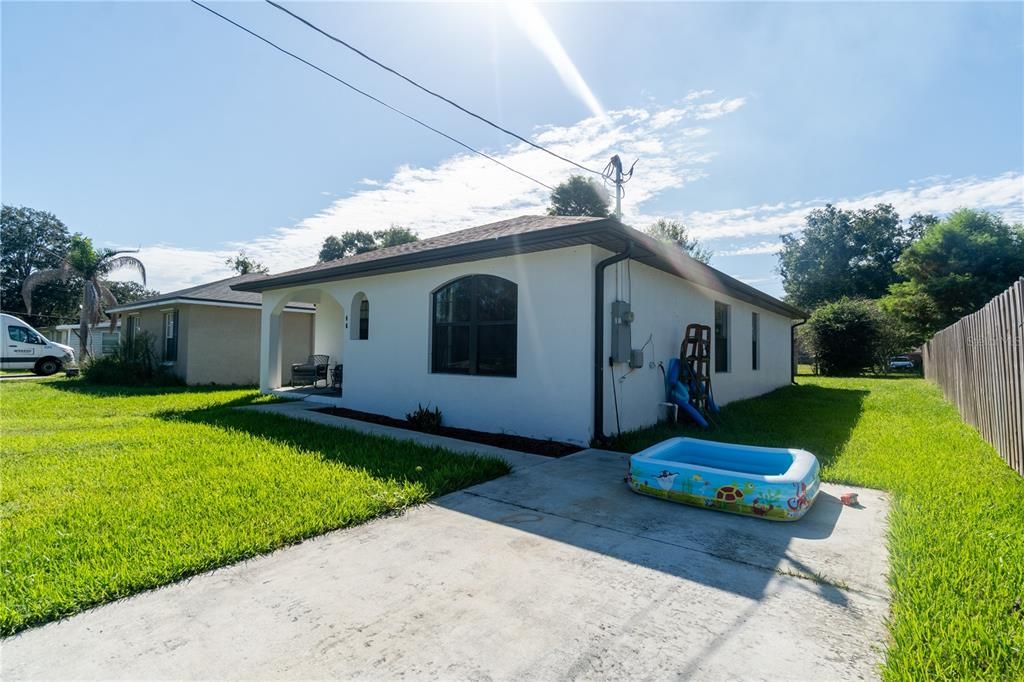 For Sale: $250,000 (3 beds, 2 baths, 1404 Square Feet)