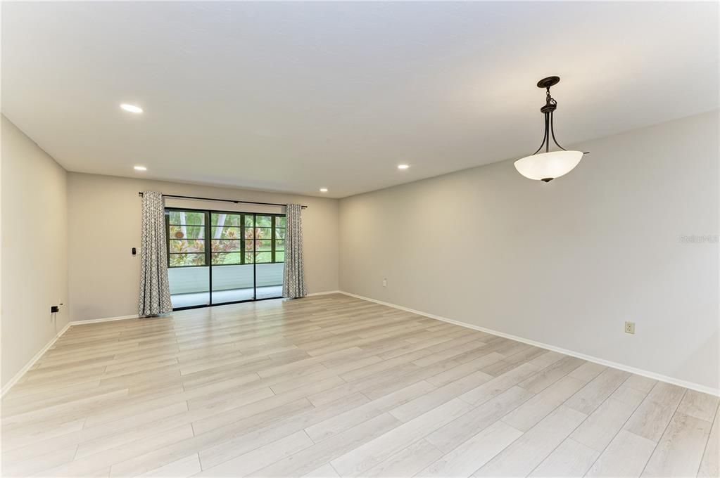 En Venta: $239,000 (2 camas, 2 baños, 1545 Pies cuadrados)