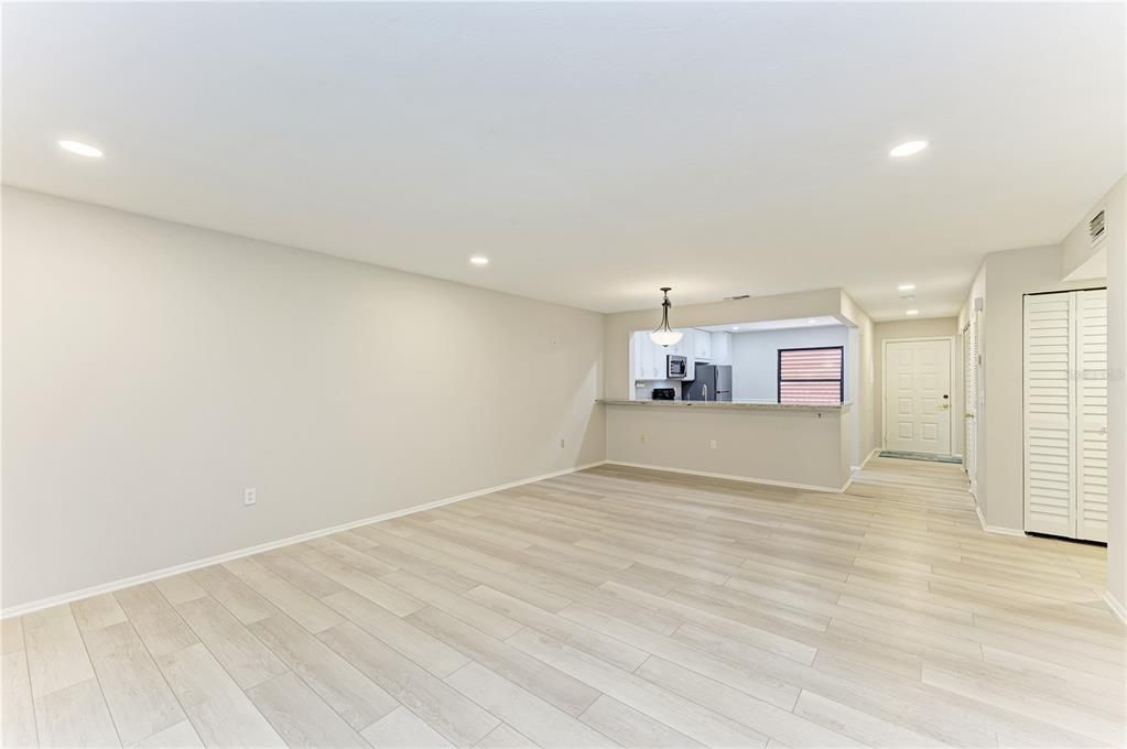 En Venta: $239,000 (2 camas, 2 baños, 1545 Pies cuadrados)