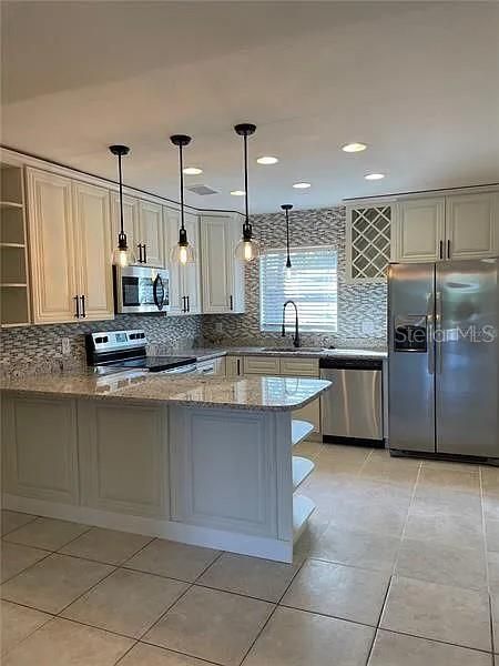 For Rent: $3,000 (3 beds, 2 baths, 1505 Square Feet)