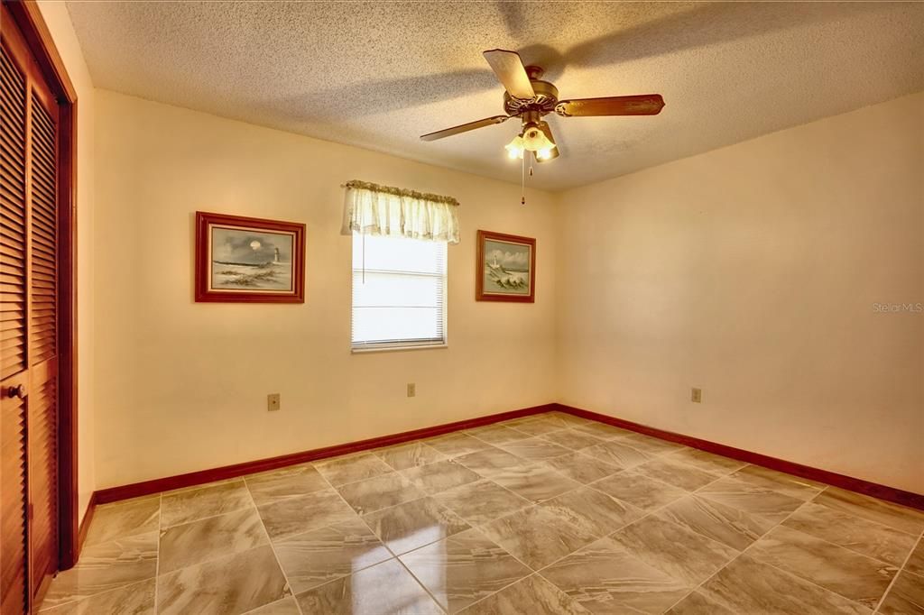 For Sale: $419,000 (3 beds, 2 baths, 1919 Square Feet)