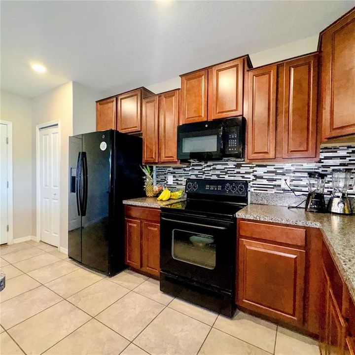 For Sale: $380,000 (4 beds, 2 baths, 2614 Square Feet)