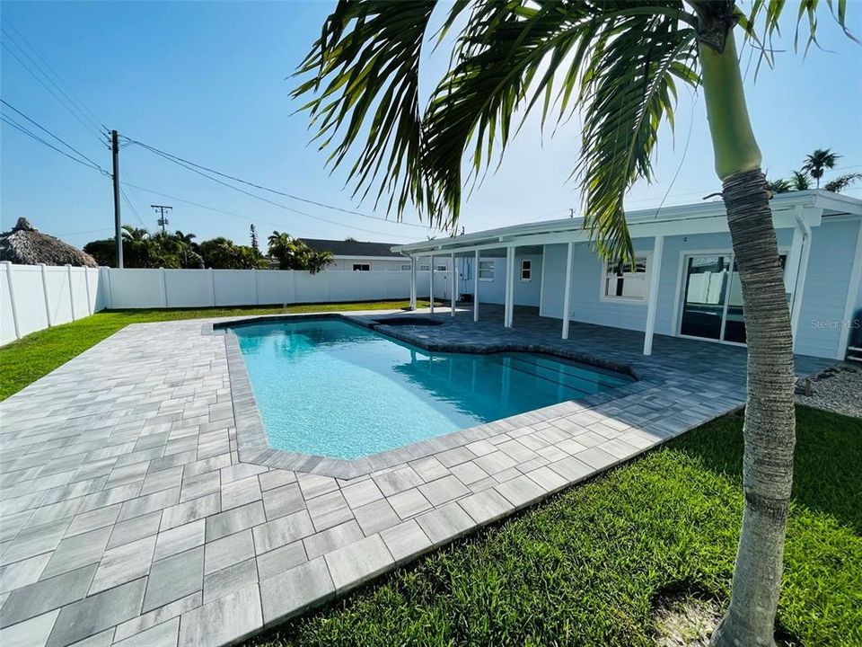For Rent: $4,900 (3 beds, 2 baths, 1541 Square Feet)