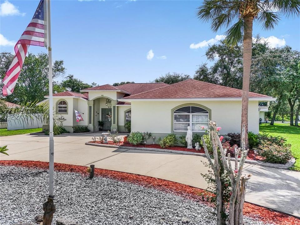 For Sale: $345,000 (3 beds, 2 baths, 1905 Square Feet)
