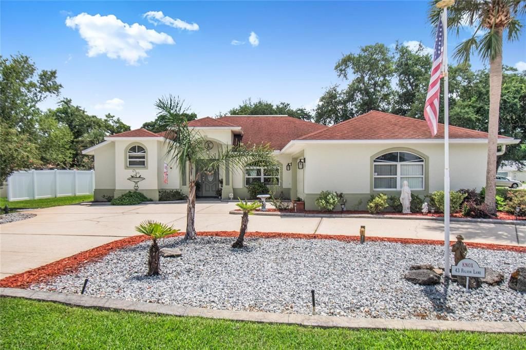 For Sale: $345,000 (3 beds, 2 baths, 1905 Square Feet)