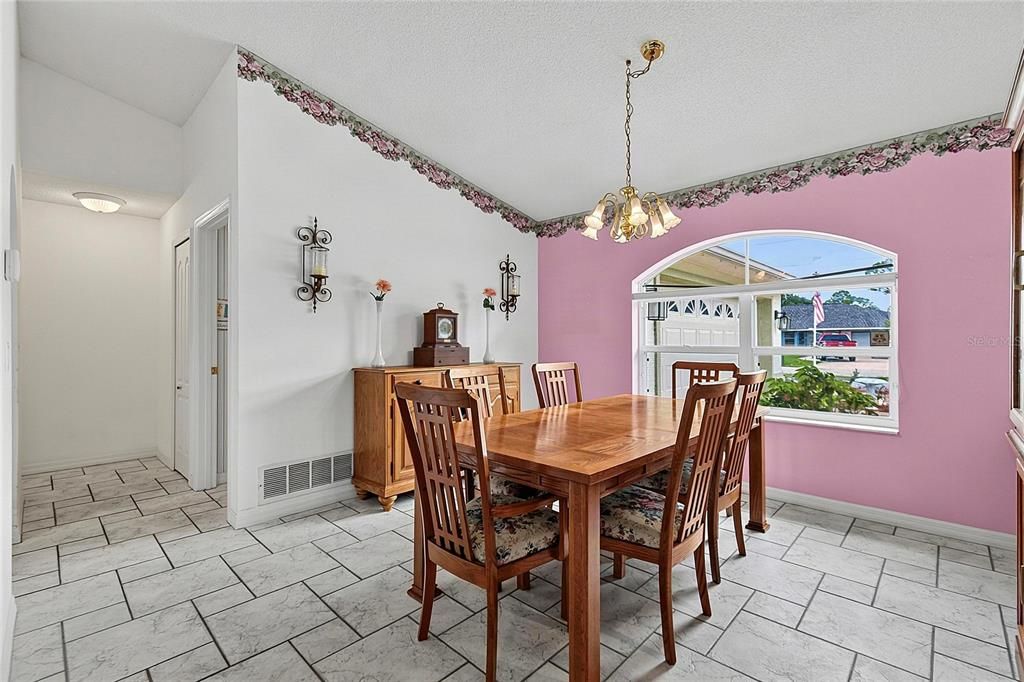 For Sale: $345,000 (3 beds, 2 baths, 1905 Square Feet)