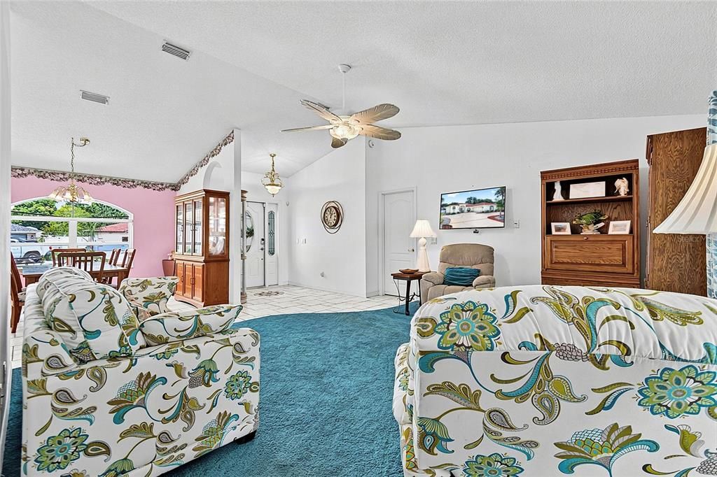 For Sale: $345,000 (3 beds, 2 baths, 1905 Square Feet)