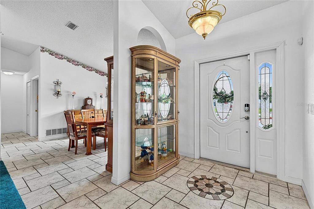 For Sale: $345,000 (3 beds, 2 baths, 1905 Square Feet)