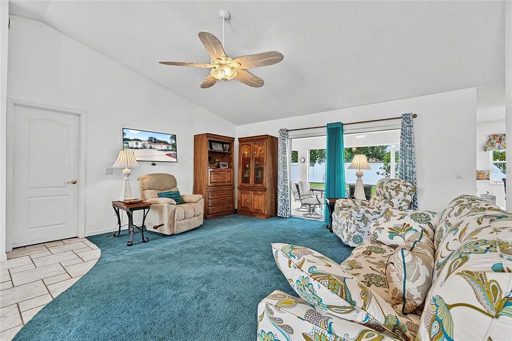 For Sale: $345,000 (3 beds, 2 baths, 1905 Square Feet)