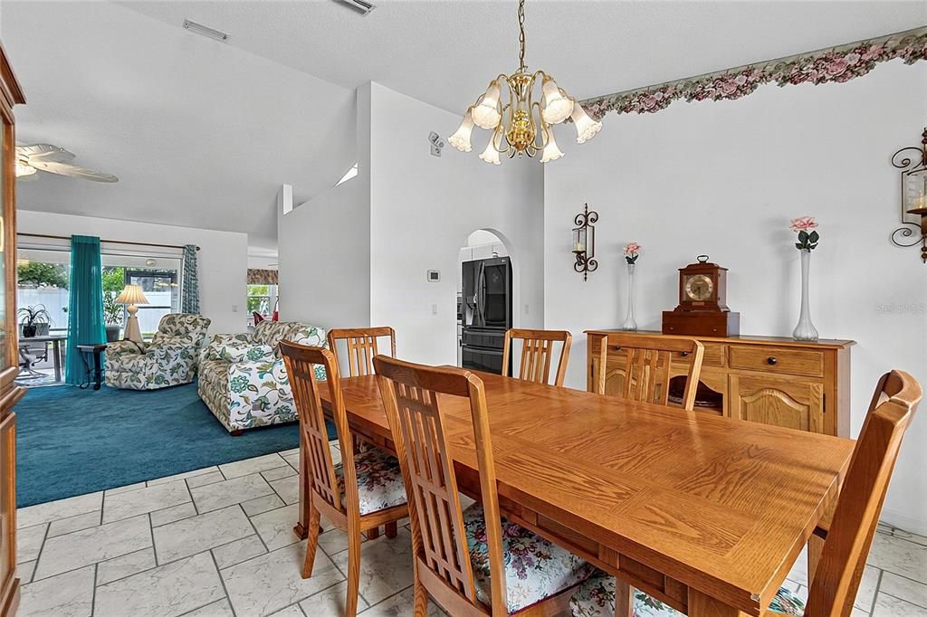 For Sale: $345,000 (3 beds, 2 baths, 1905 Square Feet)