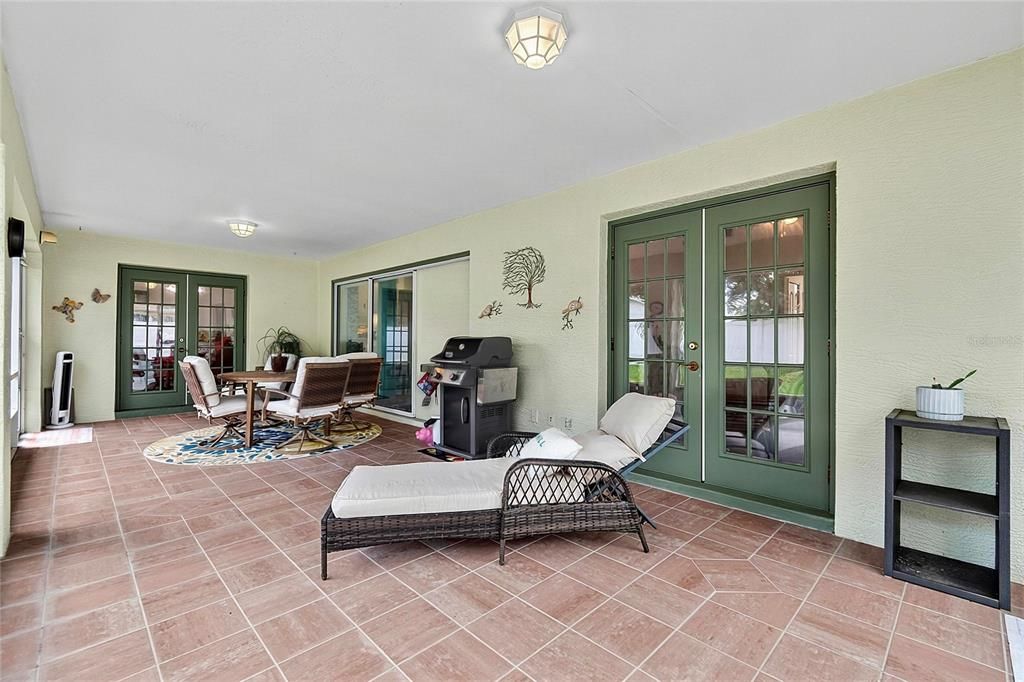 For Sale: $345,000 (3 beds, 2 baths, 1905 Square Feet)