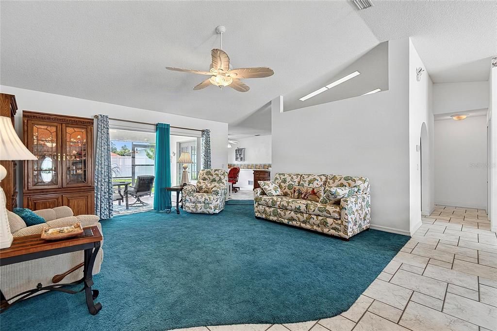 For Sale: $345,000 (3 beds, 2 baths, 1905 Square Feet)