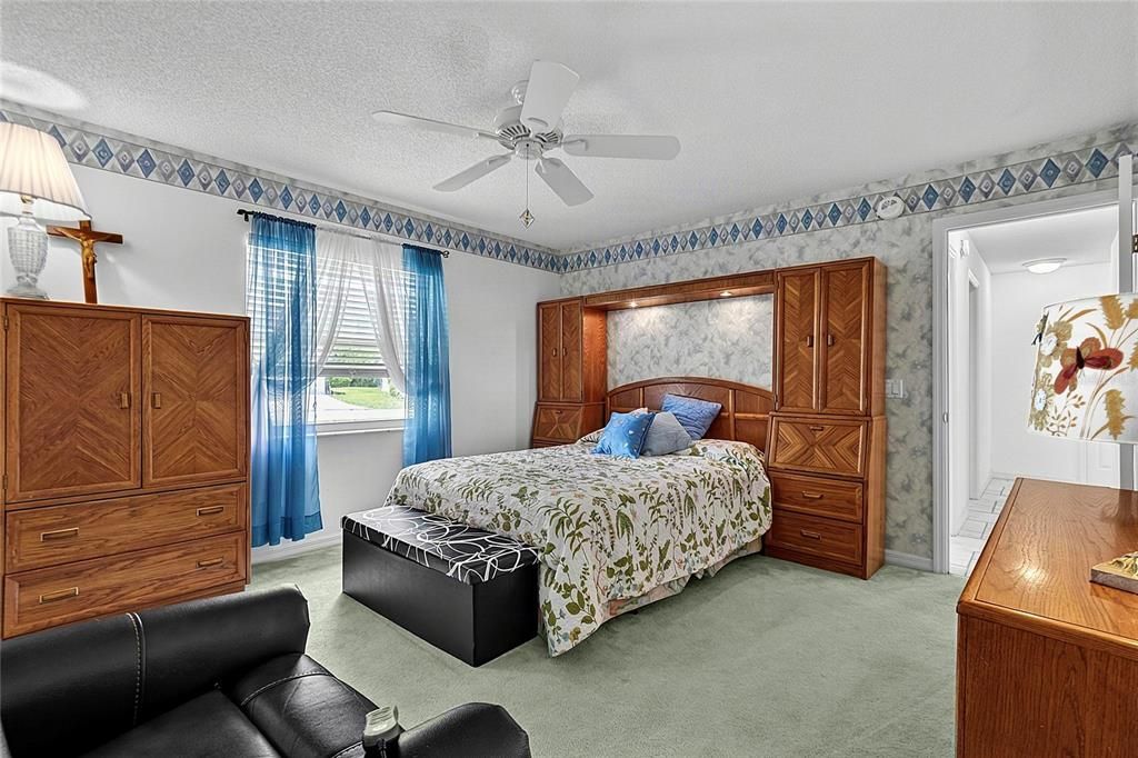 For Sale: $345,000 (3 beds, 2 baths, 1905 Square Feet)