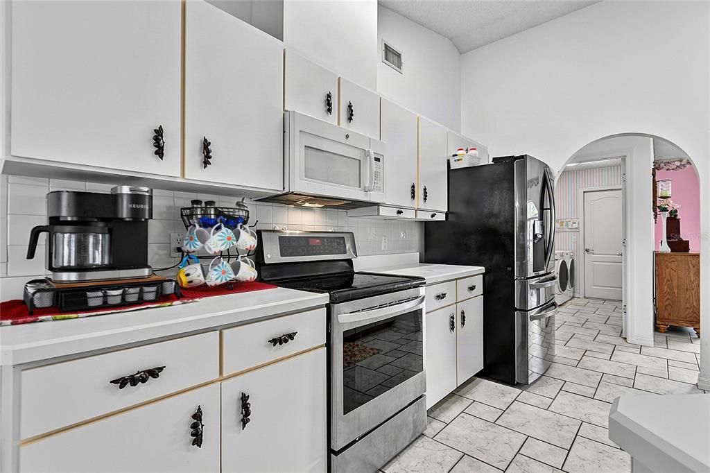 For Sale: $345,000 (3 beds, 2 baths, 1905 Square Feet)