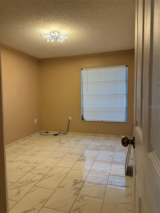 For Rent: $1,600 (2 beds, 1 baths, 825 Square Feet)