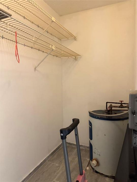 For Rent: $1,600 (2 beds, 1 baths, 825 Square Feet)