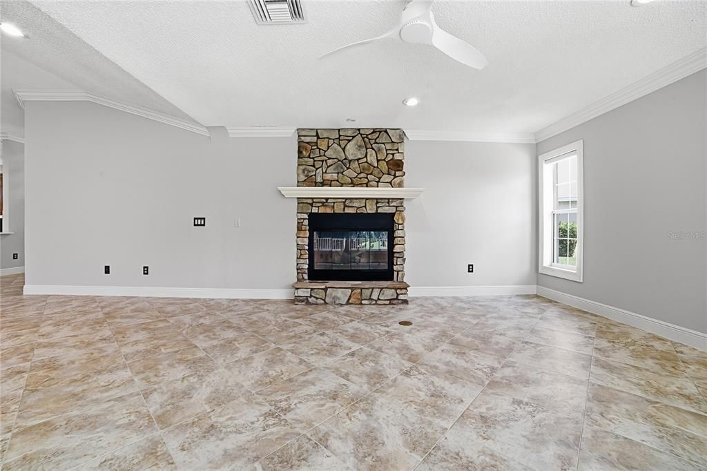 For Sale: $989,000 (3 beds, 2 baths, 2694 Square Feet)