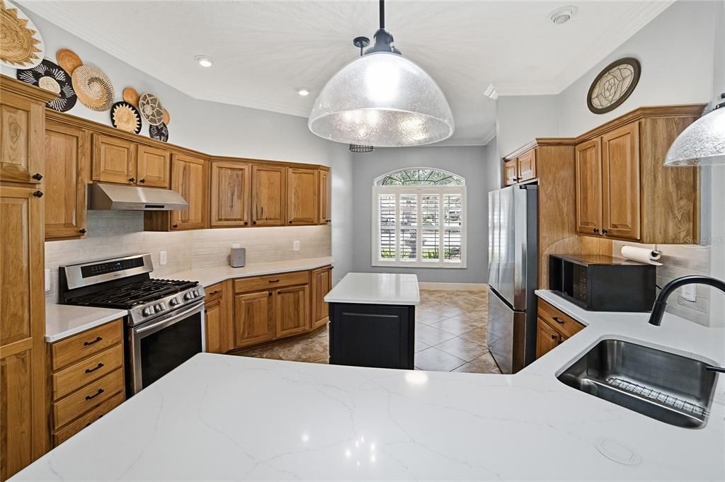 For Sale: $989,000 (3 beds, 2 baths, 2694 Square Feet)