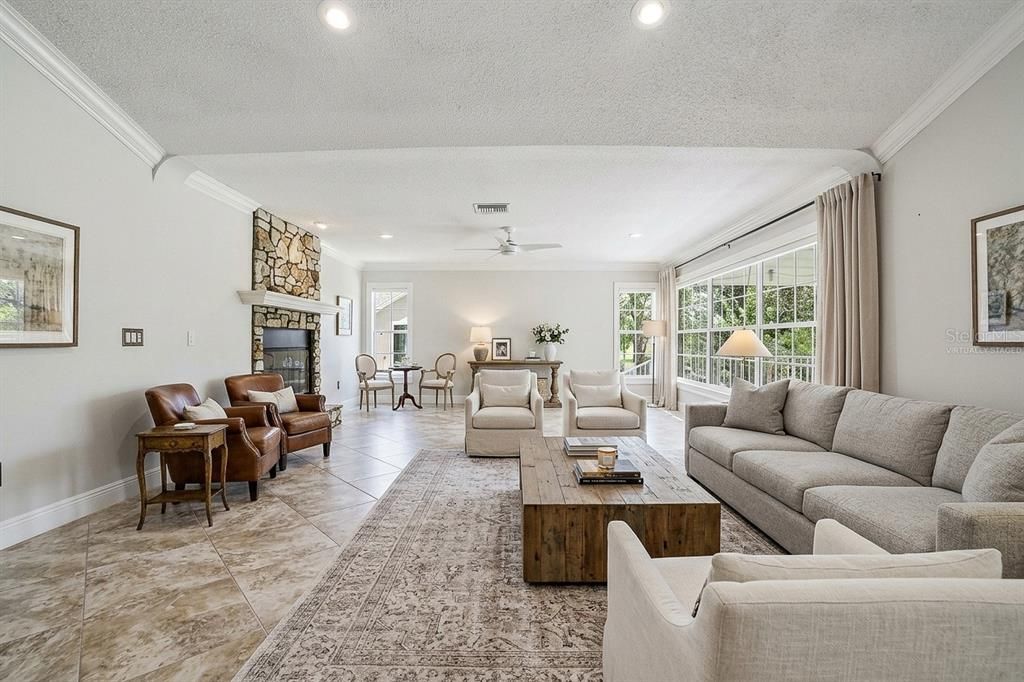 For Sale: $989,000 (3 beds, 2 baths, 2694 Square Feet)