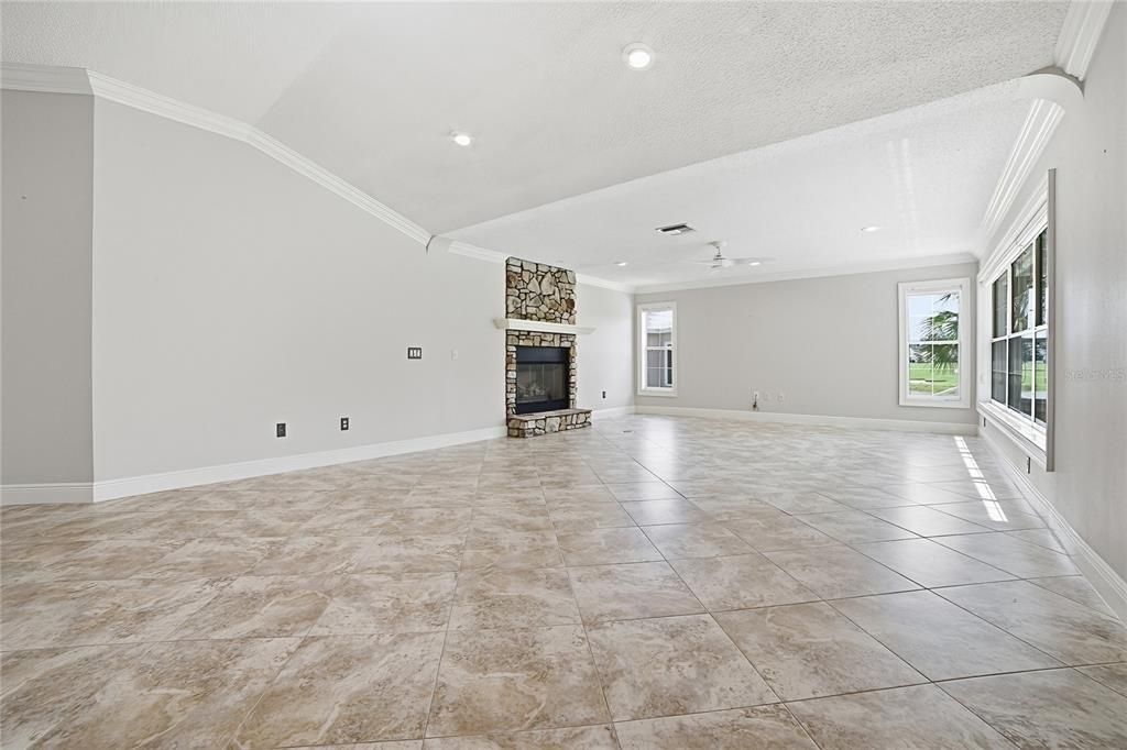 For Sale: $989,000 (3 beds, 2 baths, 2694 Square Feet)
