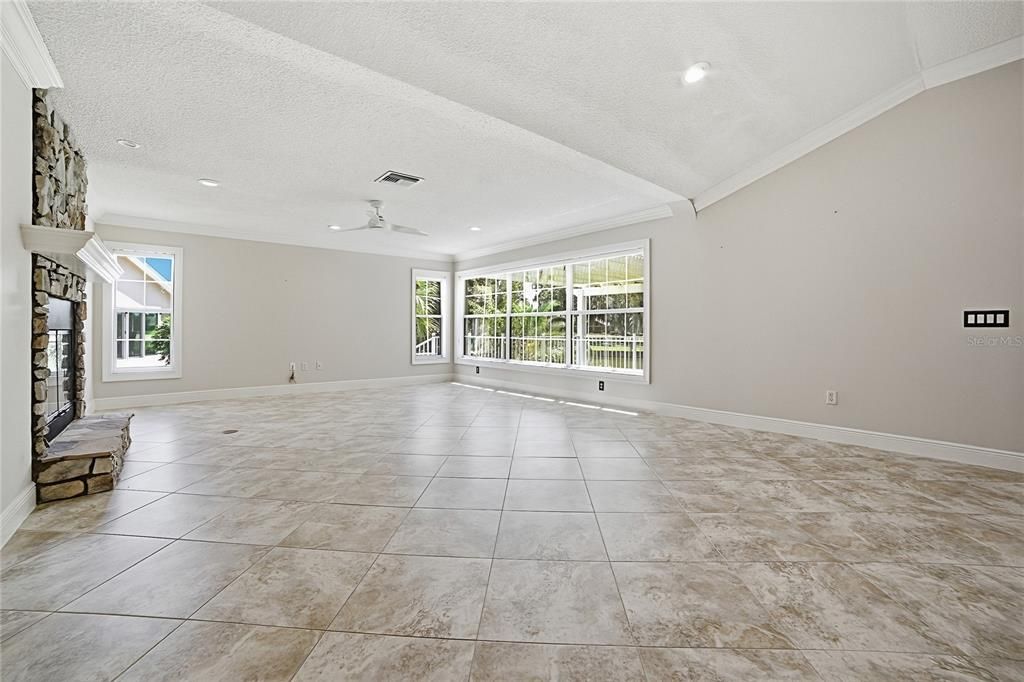 For Sale: $989,000 (3 beds, 2 baths, 2694 Square Feet)