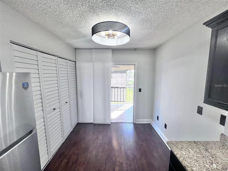 出租: $1,575 (2 贝兹, 2 浴室, 1025 平方英尺)