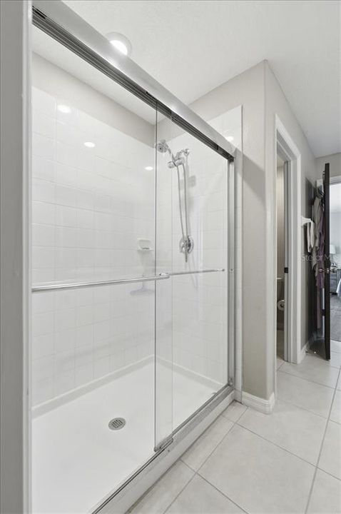 На продажу: $375,000 (5 спален, 2 ванн, 2573 Квадратных фут)