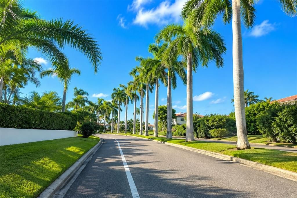 На продажу: $549,000 (2 спален, 2 ванн, 1240 Квадратных фут)
