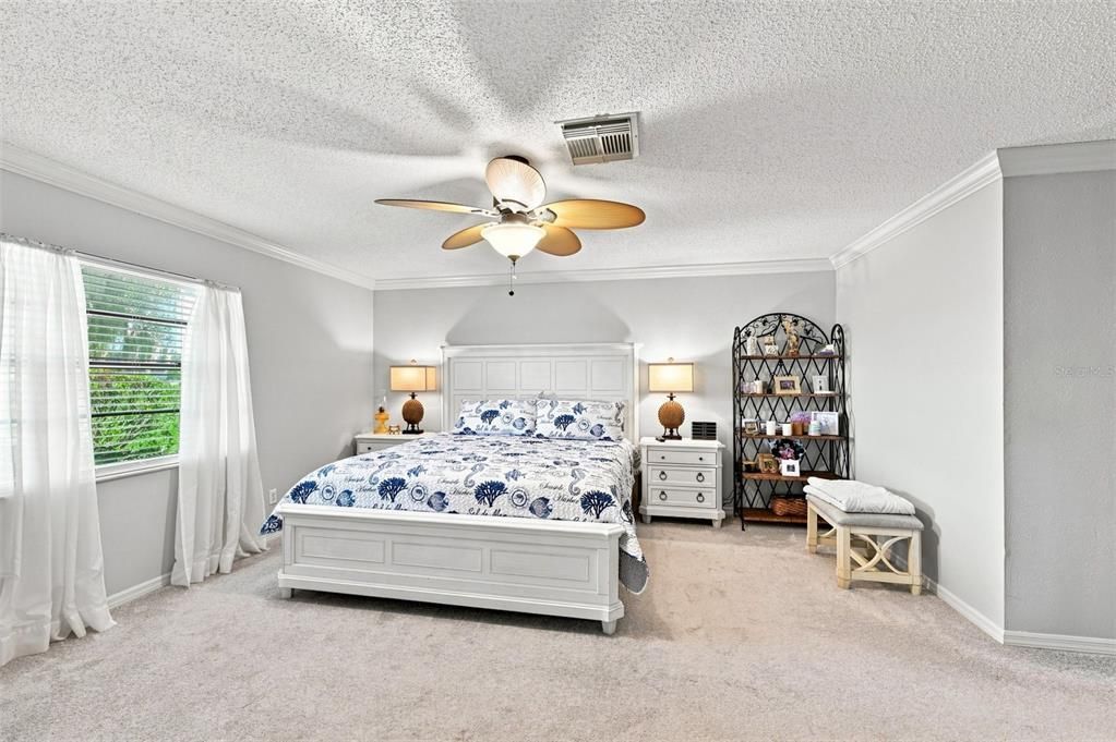 For Sale: $215,000 (2 beds, 2 baths, 1857 Square Feet)