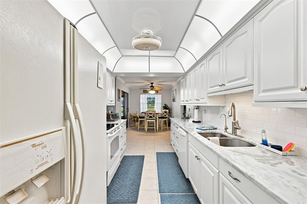 For Sale: $215,000 (2 beds, 2 baths, 1857 Square Feet)