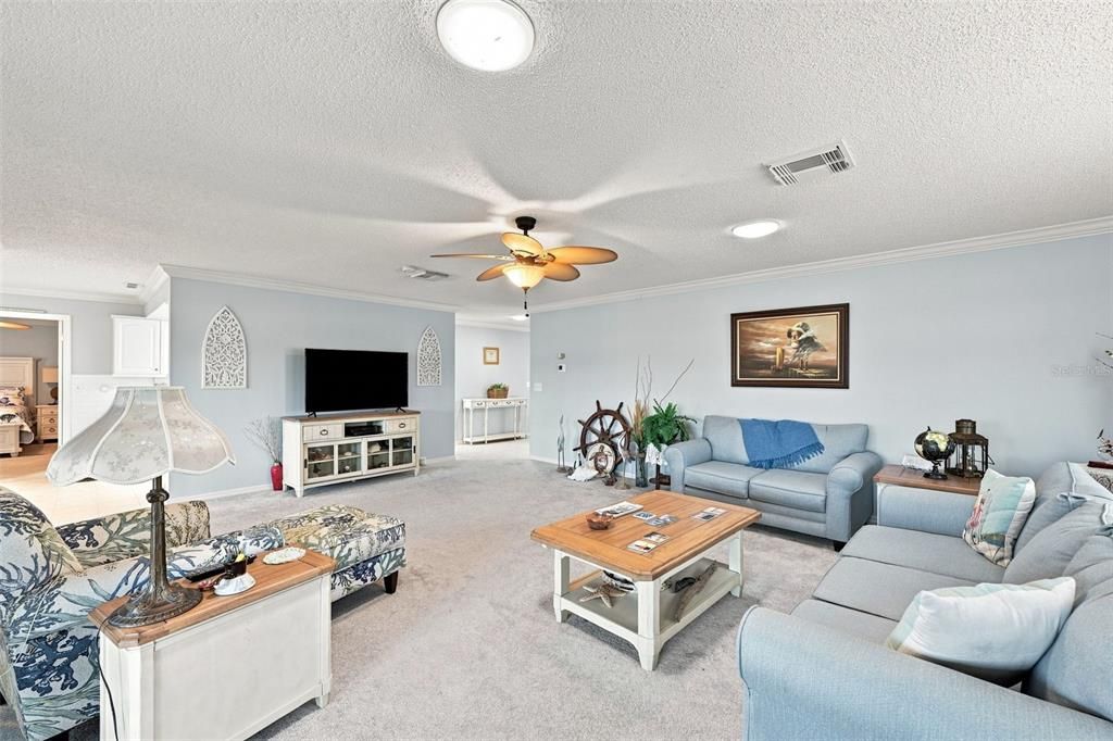 For Sale: $215,000 (2 beds, 2 baths, 1857 Square Feet)