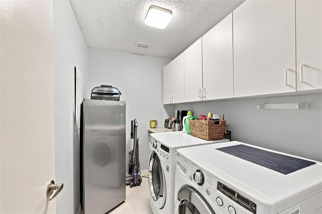 For Sale: $215,000 (2 beds, 2 baths, 1857 Square Feet)