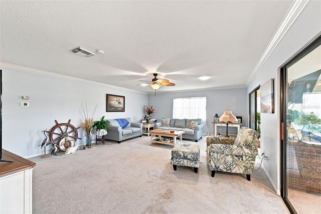 For Sale: $215,000 (2 beds, 2 baths, 1857 Square Feet)