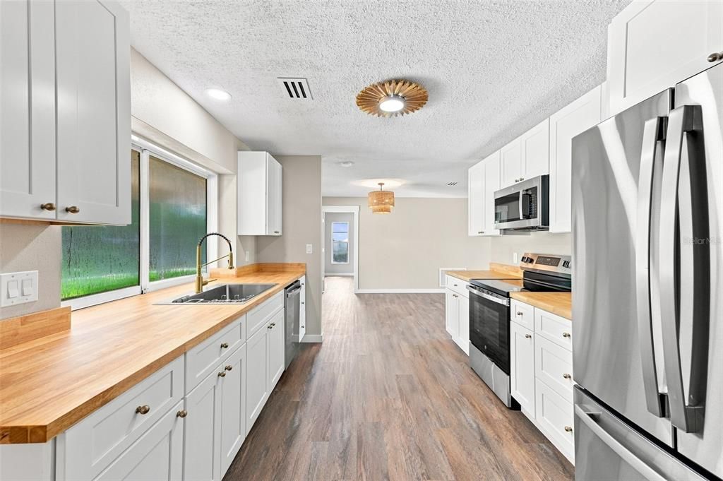 En Venta: $495,000 (4 camas, 2 baños, 1773 Pies cuadrados)