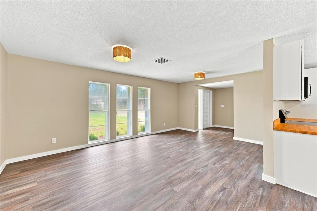 En Venta: $495,000 (4 camas, 2 baños, 1773 Pies cuadrados)