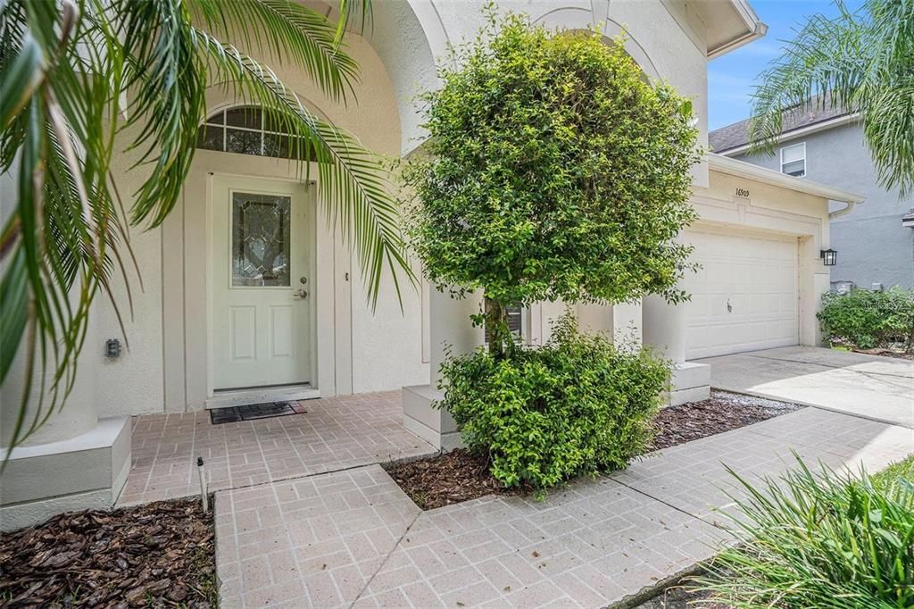 En Renta: $3,000 (4 camas, 3 baños, 2400 Pies cuadrados)