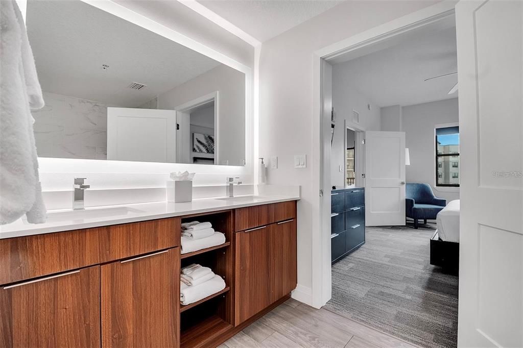 En Venta: $184,900 (2 camas, 2 baños, 1375 Pies cuadrados)