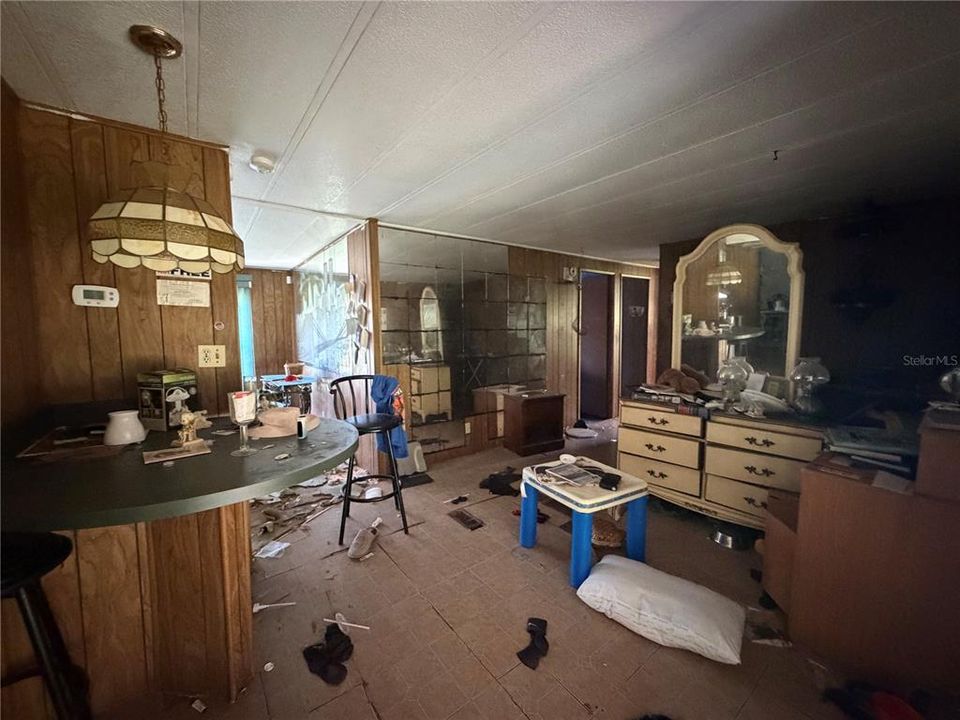 For Sale: $99,900 (3 beds, 2 baths, 1344 Square Feet)