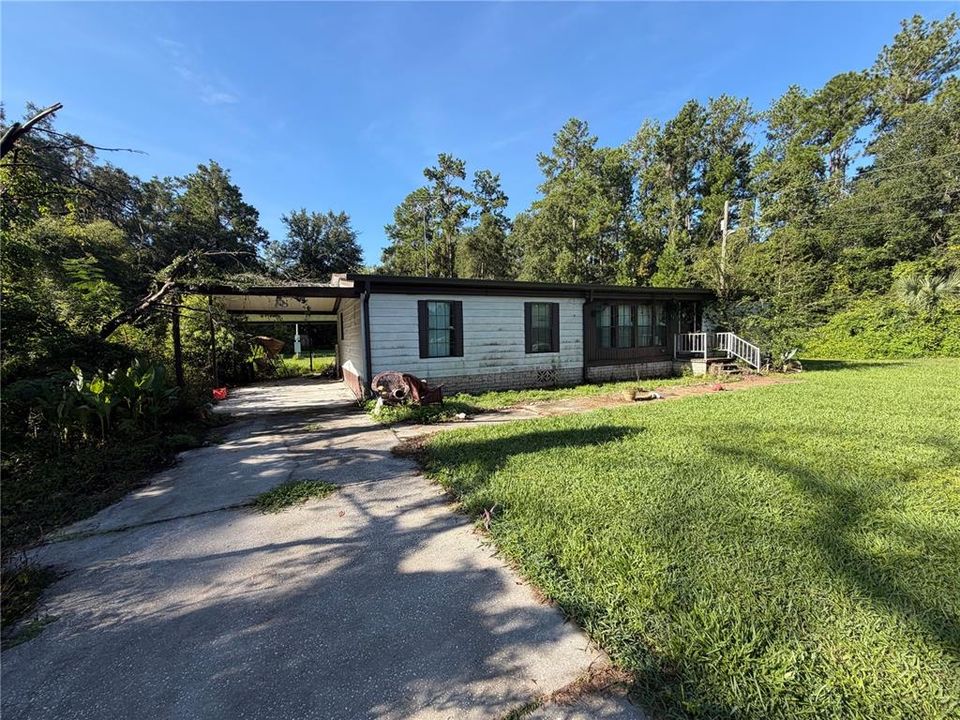 For Sale: $99,900 (3 beds, 2 baths, 1344 Square Feet)