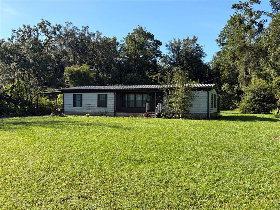 For Sale: $99,900 (3 beds, 2 baths, 1344 Square Feet)