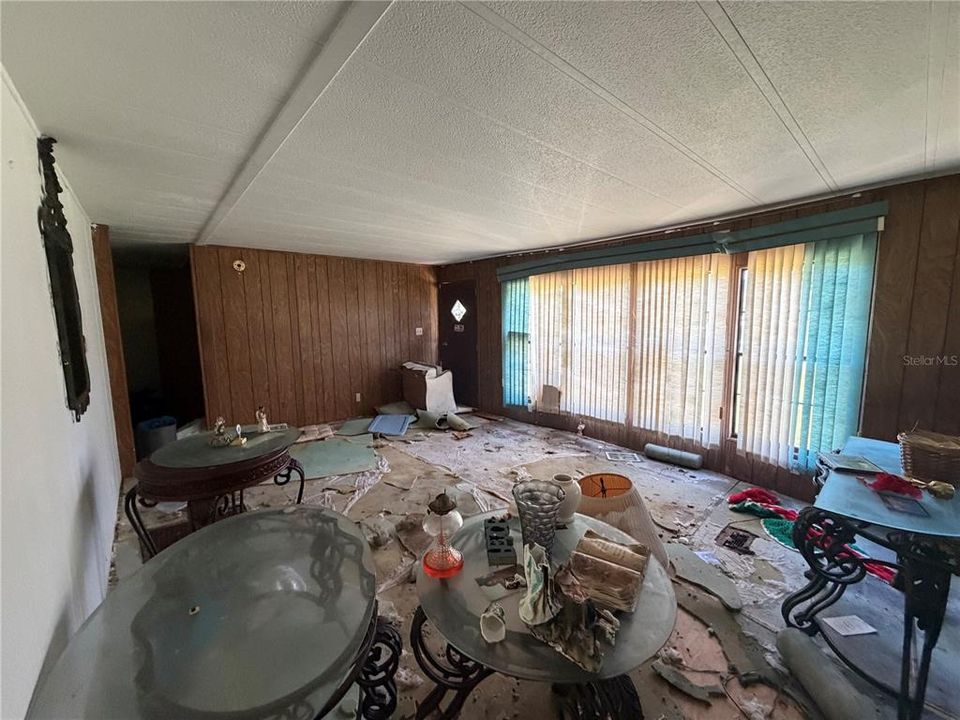 For Sale: $99,900 (3 beds, 2 baths, 1344 Square Feet)