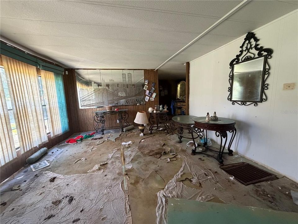 For Sale: $99,900 (3 beds, 2 baths, 1344 Square Feet)