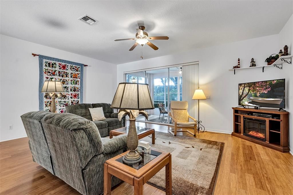 For Sale: $345,000 (3 beds, 2 baths, 1819 Square Feet)